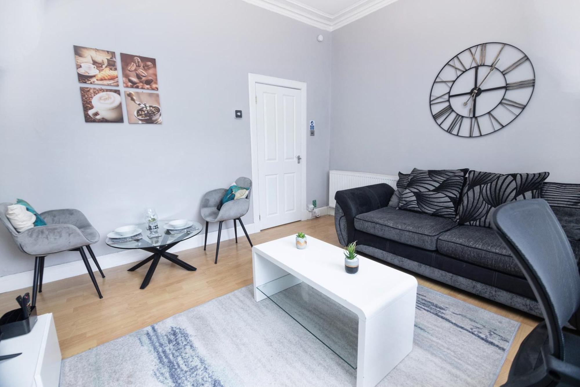 The Summit Holburn - Lovely 1 Bedroom *