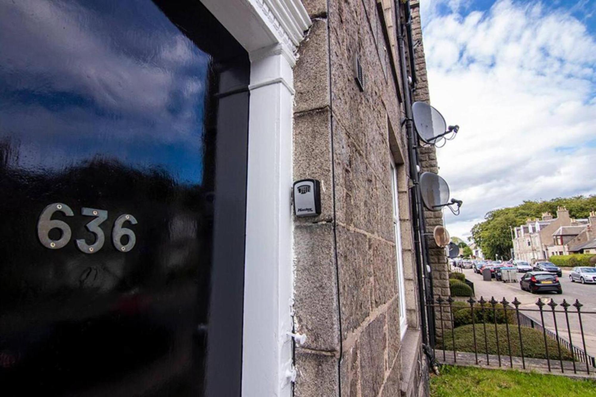 The Summit Holburn - Lovely 1 Bedroom Aberdeen